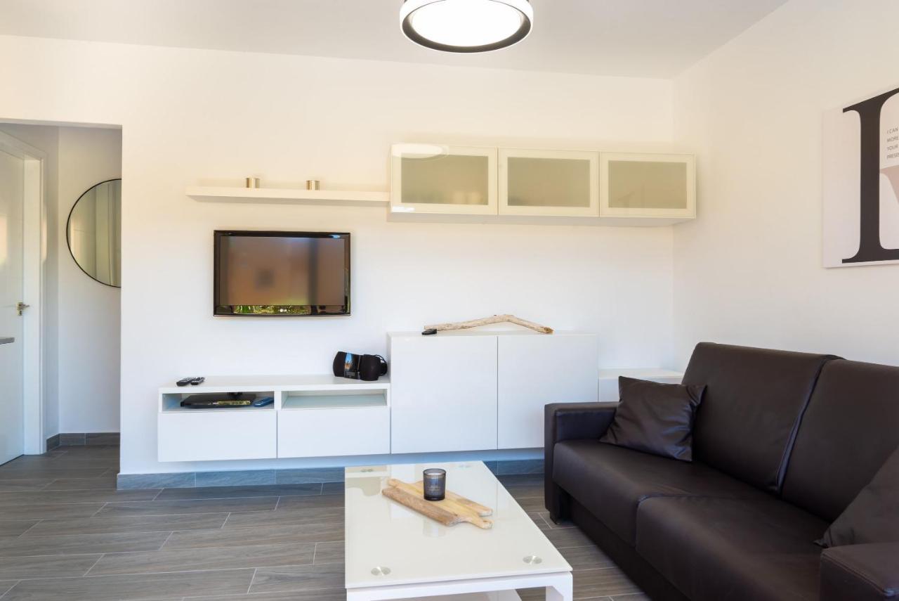 Casa Lucien - Newly Refurbished Apartment With Swimming Pool - Ideal For Couples Κοραλέχο Εξωτερικό φωτογραφία