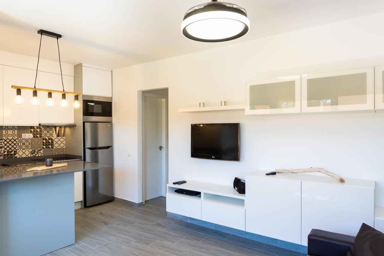 Casa Lucien - Newly Refurbished Apartment With Swimming Pool - Ideal For Couples Κοραλέχο Εξωτερικό φωτογραφία